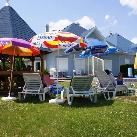 Guest house Kek Vendeghaz Family Gyenesdias